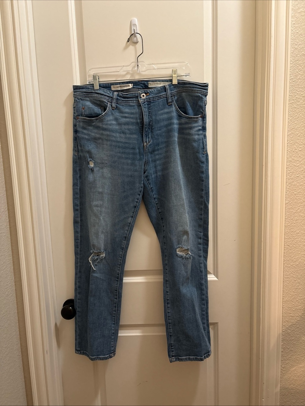 Pilcro Anthropologie Size 32 Slim Boyfriend Jeans Straight Leg Distressed